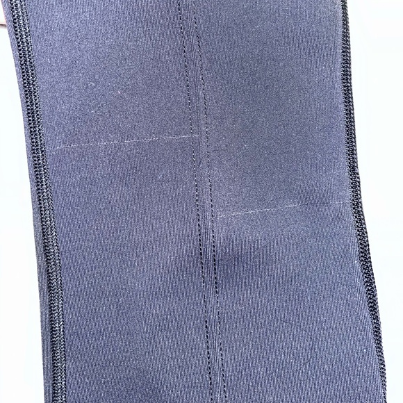 ARITZIA TNALIFE SPLIT HI-RISE LEGGING - Picture 10 of 10